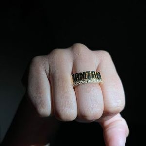 Meet your Posher, Damian